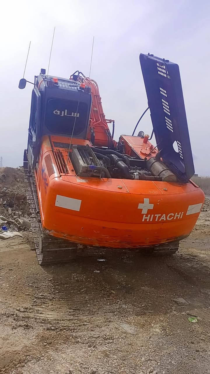 حفاره هيتاشي للبيعzعادي موديل ٢٠٠٥ رقم بصره مضخه بلادية محرك مجفت مكان الحفاره الرمادي
هاتف ***********. /***********
