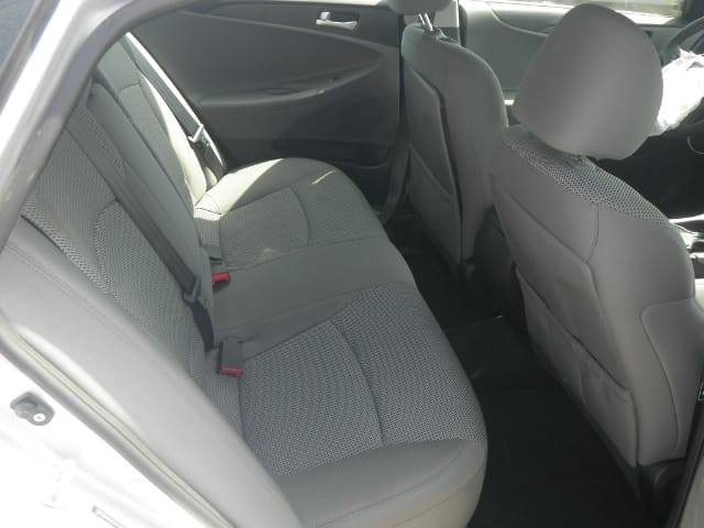 مكلف بالنشر اتصل
السعر ٩٧ ورقه 
للبيع فقط هيونداي سوناتا ٢٠١٢ وارد امريكي حادثهه الجاملغات الخلفية
 وقبق الجنطه صور الحادث واتساب موجودات 
 مكينه گير تبريد تدفئه شركة شرط 
سيارة بالكارتون ما متعوبه ماشيه ١٢٥
شرط دير بانزين عادي لا دونز ولا شي
جاهزه واحد على واحد ترايك وين ما تحب مكان السيارة النجف الاشرف  
 بأسمنا رقم بابل تحويل مباشر
*********** واتساب واتصال
( السعر ٩٧ ورقة ) مجال للشراي
