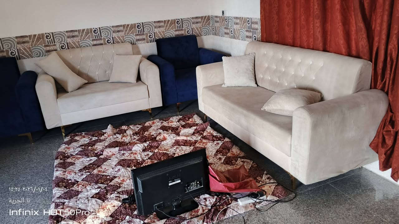 تخم قنفات عشر مقاعد اشتريتة جديد وطلع استقبال جبير واريد ابيعة للتواصل ***********
