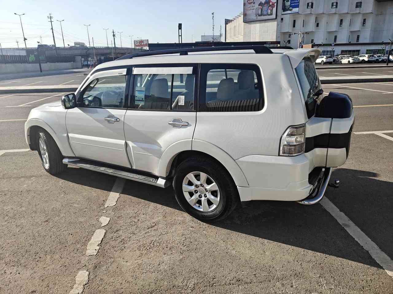 تحيه طيبه 
باجيرو 2010
حبتور فول 1/1
رقم بغداد الجديد 
لا صبغ ولا بارد ققط رصعه فوك الجاملغ الخلفي 
السعر 13300$
يعني 133 ورقه وبيه مجال 
للاتصال ***********
