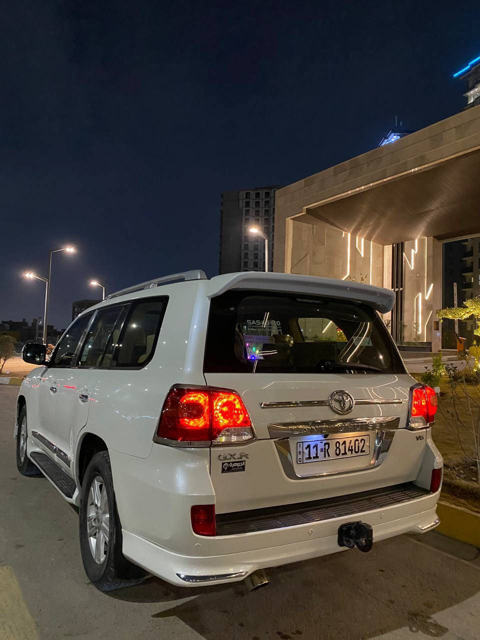 السلام ؏ــليـڪم
لاندكروز 2014 بريم باب اول / بغداد انكليزيـ / محرك V6 حجم 4000 / اللون ابيض صدفي 

 مواصفات : بريم 1/1

ممشى 157 الف حقيقي / كامرهـ بلاد / طفاية بالصدر / حساسات امامي خلفي / سلايد روف / زراك لايت / ترحيب شاشة / 
تحكمات ستيرن جهتين / مرآة ليزيه وسطيه / علامة لاندكروز ابواب / بصمه / باقي المواصفات المعروفه فور ويل وغيرها / تخم تاير جديد / صدر امامي خلفي جديد 

ضرر السيارهـ / كفالة عامه عدا دعاميه الاماميه 

مكان / بغداد / حي الجهاد 

السعر  $400 وبيهااا مجال بسيط . تحويل مباشر مشروع وطني  

*********** 

 مامتواجد ع فيس اتصال فقط اخوتي ♥️
