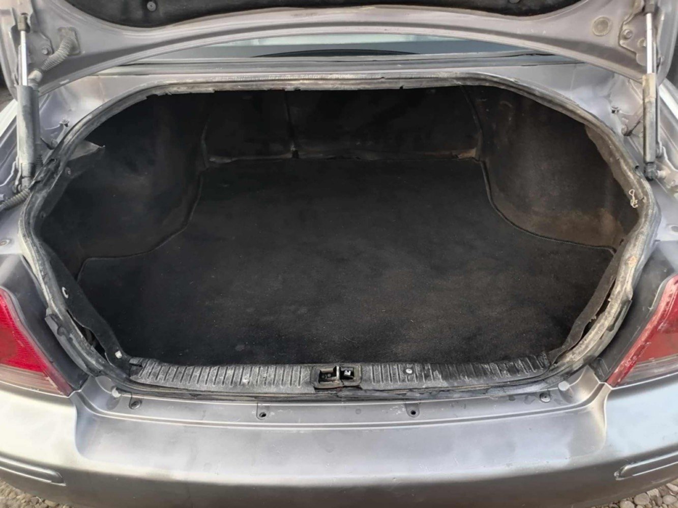 مكاني بغداد التاجي 
رقمي *********** فقط واتساب 
السياره بلاديه 
رقم بغداد 
كير مكفول 
محرك ينقص دهن كل 15 يوم 1 لتر ونص 
صدرها الامامي سليم 
صدرها الخلفي يحتاج فقط دبلات 
تبريد تدفئه شغالات 
كهربائيات مكفوله 
اي استفسار اتصل واتساب 