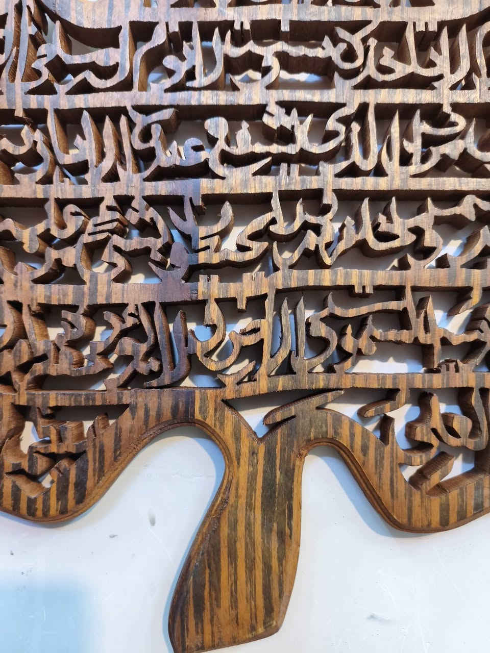 اية الكرسي خشب الطول ٤٥ سانتيم العرض ٣٨ سانتيم مكاني بغداد *********** يوجد توصيل
