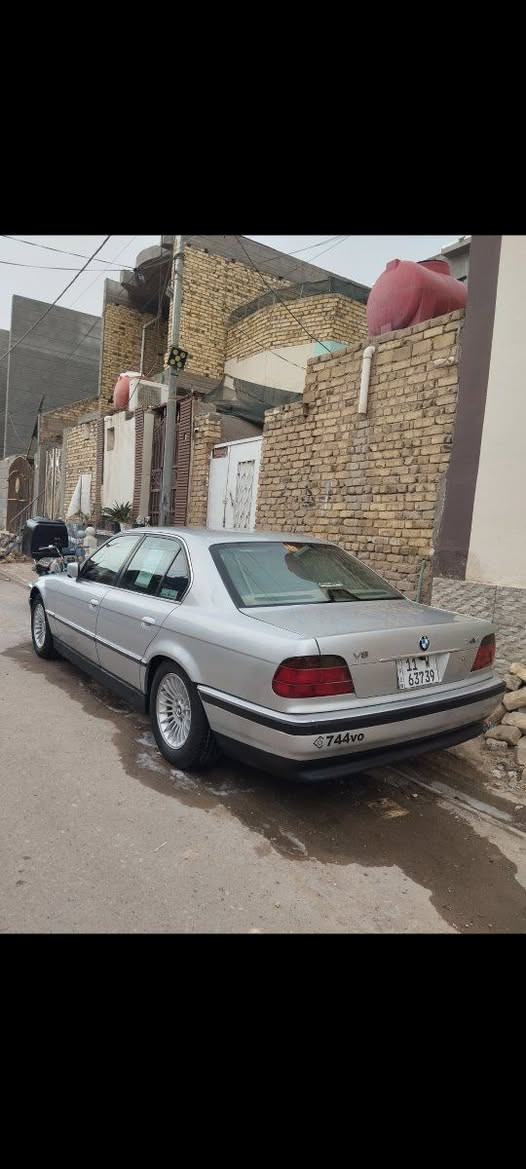 السلام عليكم 
 بي ام خفاش 
موديل 96
حجم 744 
8v.4400
السياره كفاله عامه فقط صبغ جماليه 
رقم بغداد الجديد 
الون رصاصي لون الداخل اسود غرفه نضيفه كلش 
تخم تاير جديد 
السياره كلها عل بلاد تجي وتشوف مابيها كل نقص
السعر خاص او تصال ***********
