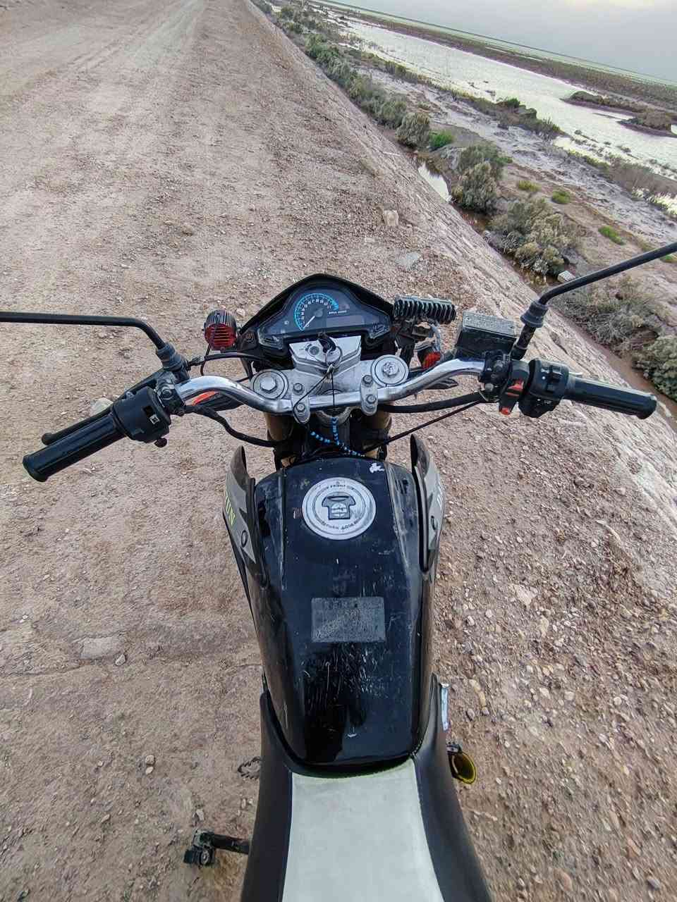 قفاز   للبيع جاهز كل شغال محرك 200 اوراق اصوليه ***********  موديل 19  $   900 بي مجال
