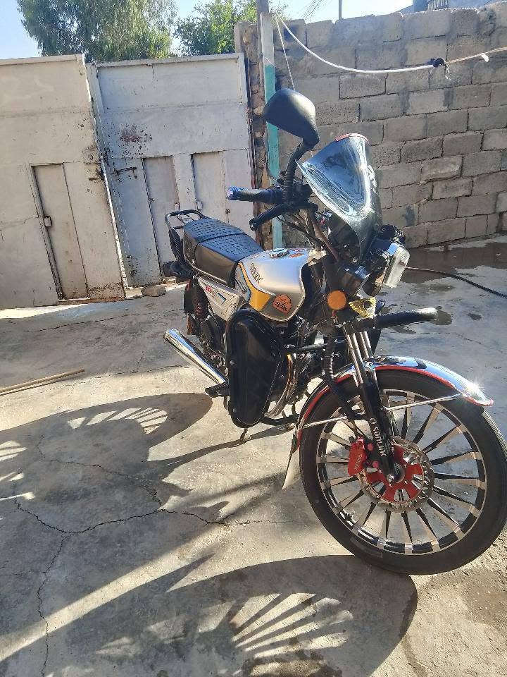 السلام عليكم سيفان سولنك موديل 25بعدها جديده تايرات جدد دراجه مكفوله رايدها 750ماكني ابو غريب ***********
