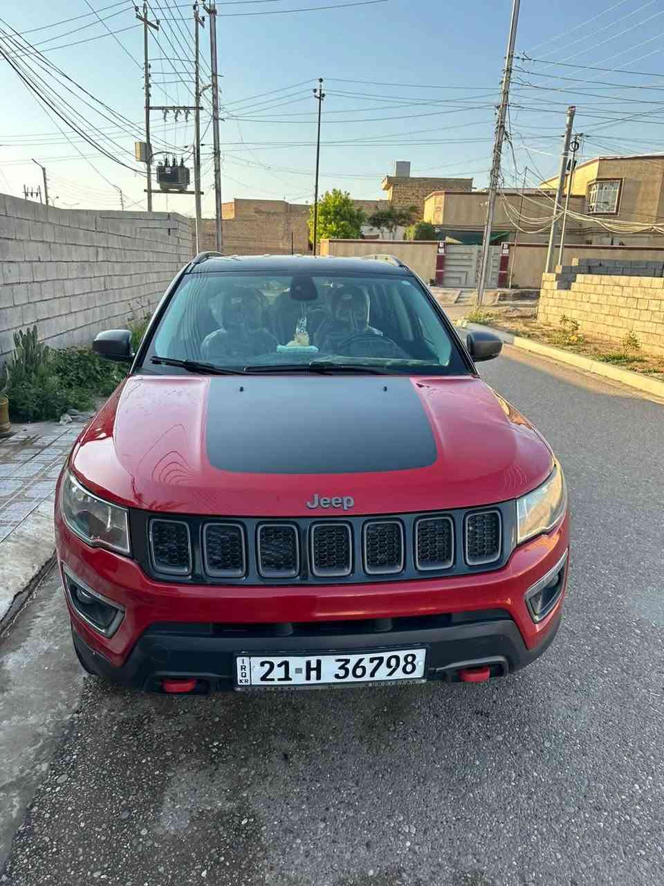 جيب كومباس تريل هوك 2020 اعلى فئة للبيع حادثها كلش خفيف خشم الجاملغ وشوية ب البنيد فول مواصفات فور ويل اقتصادية ب البانزين محرك 2400 المرغوب شاشة جبيرة وهية بعد معروفها بمواصفاتها وجاهزة من كلشي مابيها اي شي نقص وبأسمي تحويل ثاني يوم  مكان السيارة صلاح الدين قضاء بلد
للاستفسار الاتصال : ***********
