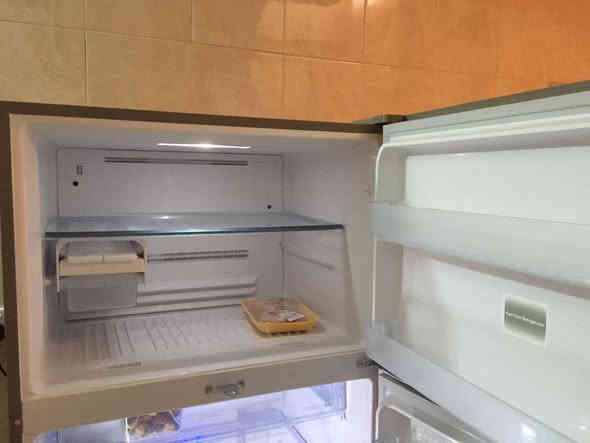 السلام عليكم من رخصت الادمن 
عندي ثلاجة مجمدة حجم الكبير  توشيبا صنع تايلندي 
مستعملة قليل مكاني شهداء البياع 
***********
