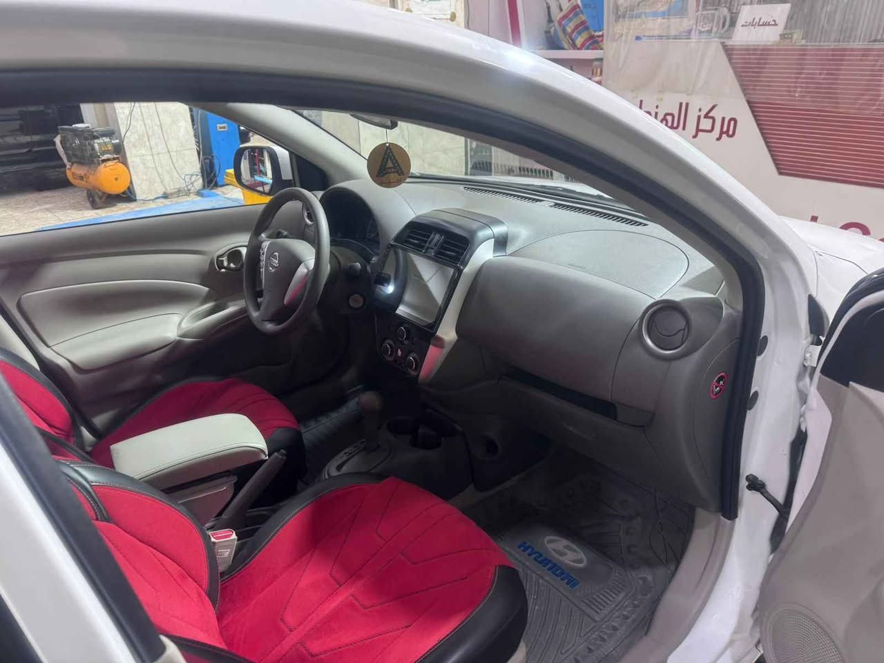 نيسان صني 2024
بليته زركه هندي 
السياره اقصاد بيها بارد بالباب مال العبري 
سياره خير من الله جديده وحلوه ومرتبه ومامتعوبه سعرها 105
وبيها مجال بسيط للشراي 

*********** Singapore
