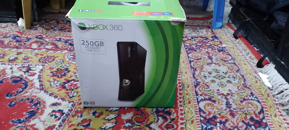 مسلام عليكم بلي إكس بوكس 360 جديد  مستعمل قليل بي مود يخبل سعر 130 وبي مجال قليل ***********
