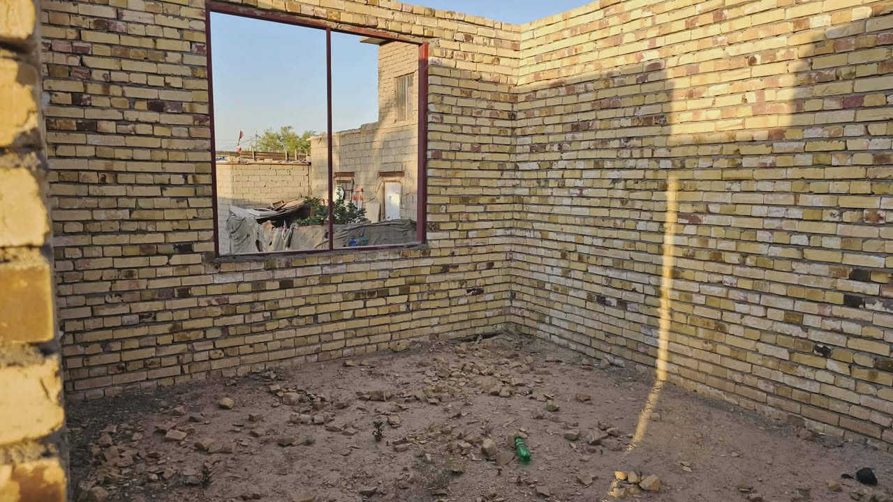 السلام عليكم
هيكل ٣٠٠ متر للبيع حي الغدير الزراعي شارع ام إسلام او مقابيل بيت جواد ومهدي 
شارع فاضل تعلول، للتواصل عبر الرقم
***********
بي واتساب
