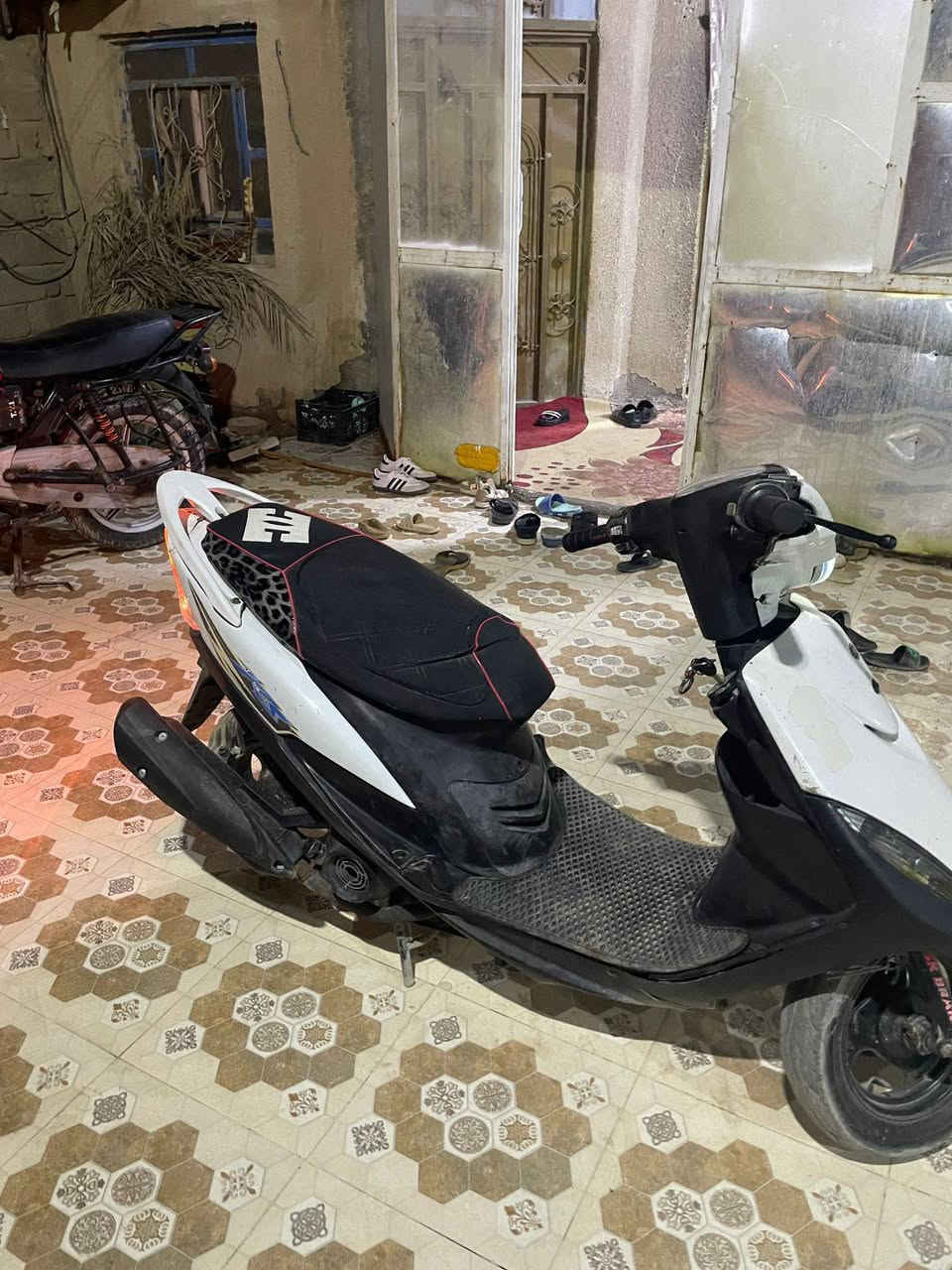 دراجه ماكس عدله بلادي كفرات ختم واحد دراجه كامله كهربائيات كله شغاله سعر 750 مكاني ابي الخصيب ***********
