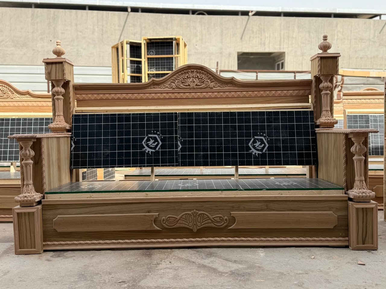 السلام عليكم
مستعدون تجهيز المعامل نجارة وصبغ وهيكل متوفر دوشمه 
خشب روسي 
اصباغ نشنل 
بلوك اسود 
مستعدون تجهيز جميع الموديلات 
العنوان حله شارع 100 
استفسار واتس او الاتصال ***********

