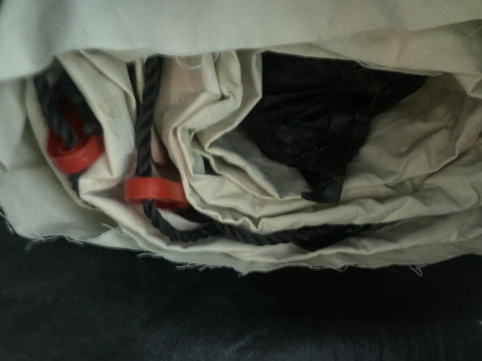 السلام عليكم خيمه للييع واتر بروف قياس 6 ونص /4 الخيمه ما منصوبه بعده جديده اصليه ب 500 وبيها مجال *********** 🤍
