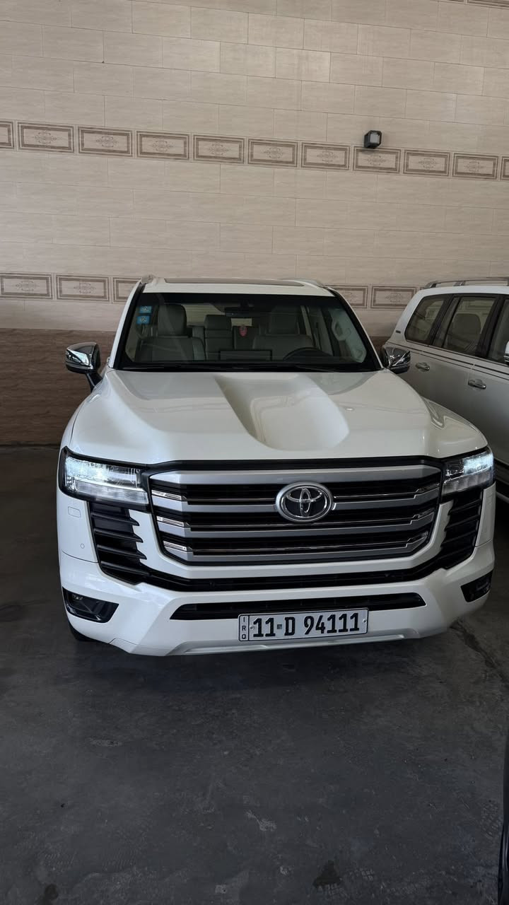 لاندكروز 2022 توين تيربو
السلام عليكم 
لاندكروز 2022 توين تيربو جديدة كلش 
SAS اصلية
ماشية 63 الف 
فتحة سقف 
صندوك كهرباء 
كراسي تدفئة تبريد 
شاشات 
كراسي كهرباء
شاحن لاسلكي 
مري ستيل 
سماعات JBL
سايد بريك دكمة 
سايد بريك دكمة 
اوتو هولد 
شاشة جبيرة مو نفس العاديه
بعدها داخله بضمان شركة ساس 
السيارة بيها ملاحضه بسيطة 
للاستفسار 
***********

السعر : 60 الف وبيها مجال
