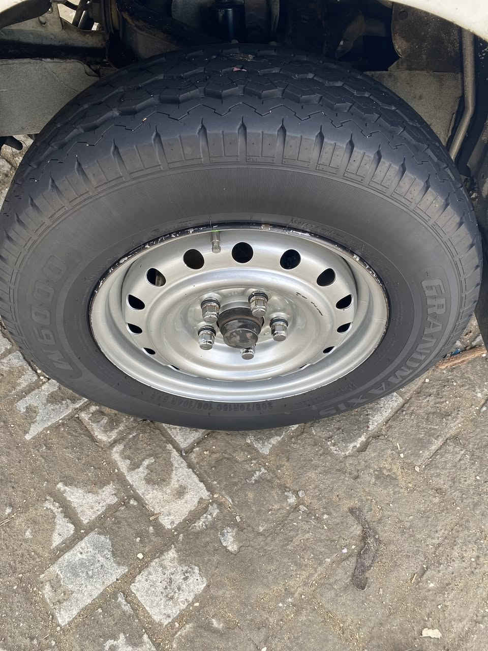 سلام عليكم اقره تفاصيل يلا تتصل فتون مديل 12 رقمه احمر انبار راعيه موجود رقم شاصي ممسوح و مطلوبه غرمات عل مشتري 3200 مطلوبه هيئه ضريه تخذ مصفره فقط غرمات عل مشتري مابيه لا صبغ ولا معجون بلاديه بلاديه بيه طخه بل صفحه طويله موضحه بصوره فقط هاي طخه سياره محوره كلا ياباني مكينه ونجي مجاول كير عادي محور وكاردن واكسن جمره كلا ياباني صدر امامي خلفي تخم تاير ترايك وين ميعجبك مدوشمه بيه خيسات بجملاغات فقط سعر 35 مايعجبك لا تعلق خذلك موصليه كلكك شراي يتصل *********** قره تفاصيل يلا تتصل عذرونه عل اطاله
