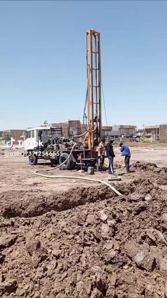 حفر الابار الرتوازيه تعبيرات الشارع وتجفيف المنهولات ***********
