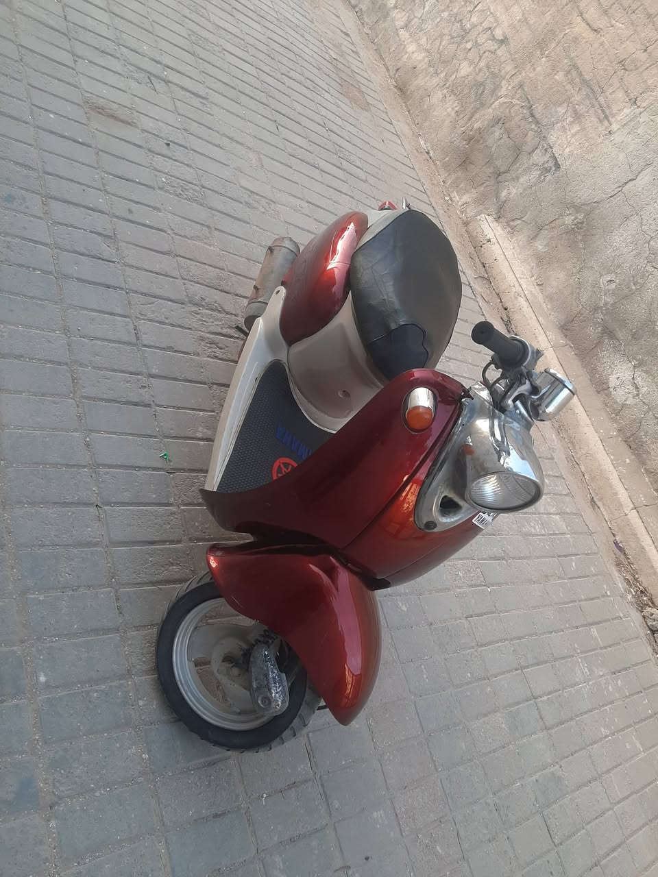 عبدالحليم دراجة مكينه ما مفتوحه سلف شغال دراجه خير من الله الشراي يتصل
***********

