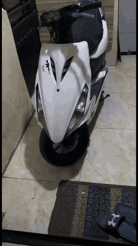 السلام عليكم شباب ماكس مضلع للبيع ناقصه كصه ومكينه ناعمه دراجه حلوه ما ناقصه شي مكاني بغداد حي العامل السعر ٤٠٠ وبيه مجال حك جيتك ***********هاذه رقم بي بس واتساب
