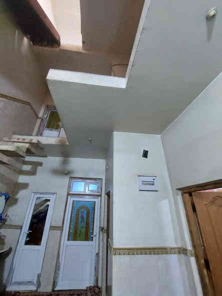 سلام عليكم ١٥٠ متر مبنيه مشملين واحد ٥٠ متر والثاني ١٠٠ متر طابو صرف شارع  ١٠٠تجاري  بنيان درجه اولى  صب الميه و٥٠ متر عكاده  حاليآ هاي صور فقط ال١٠٠متر السعر اكلي ٢٠٠وعشره  مليون وبي مجاله قليل 
موبايل بي واتساب ***********
