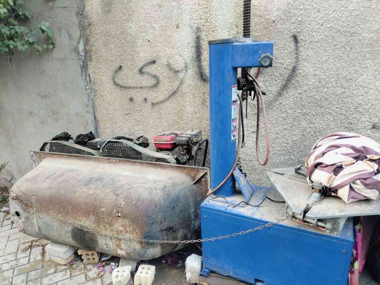 مكينه خالعه جديده تاروسه مستعمله
وبانيو ثكيل قديم مكاني بغداد السعر 1400
***********
