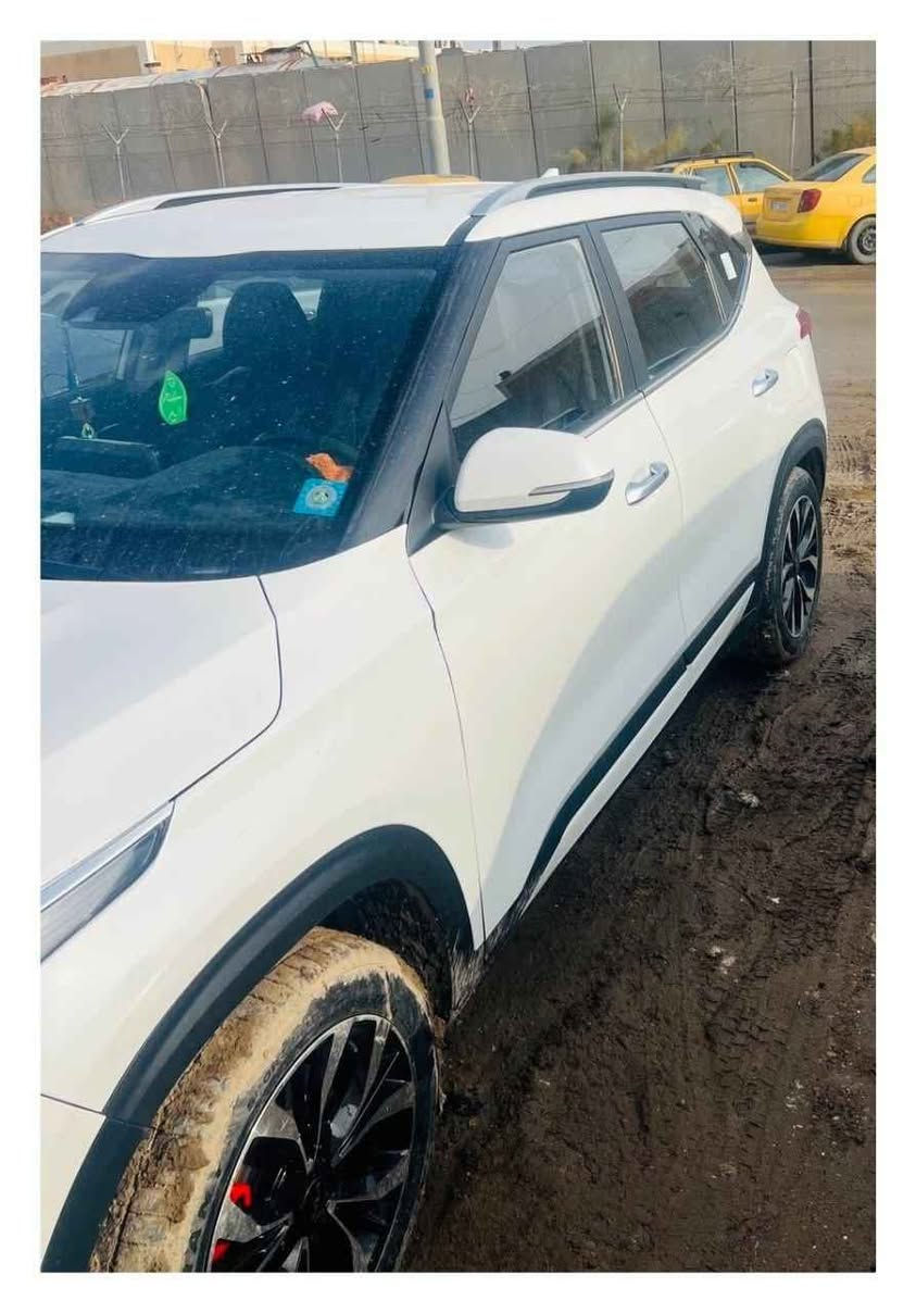 كيا سليتوس 
موديل 22 وارد كوري 
فول مواصفات ما عدا الفتحه بصمه+تشغيل ع بعد
تحكم استيرن+كامرة دوارة+ كير 7نمر+ قيادة ذاتيه
3 انضمة قيادة 
محرك 1600 تيربو تبريد قطعتين تدفئه تبريد كشنات 
ضررها بجم بدون دواخل 
مكان السيارة الديوانيه مكلف بالنشر وهاذا رقم مالك السيارة *********** ديوانية, القادسية
