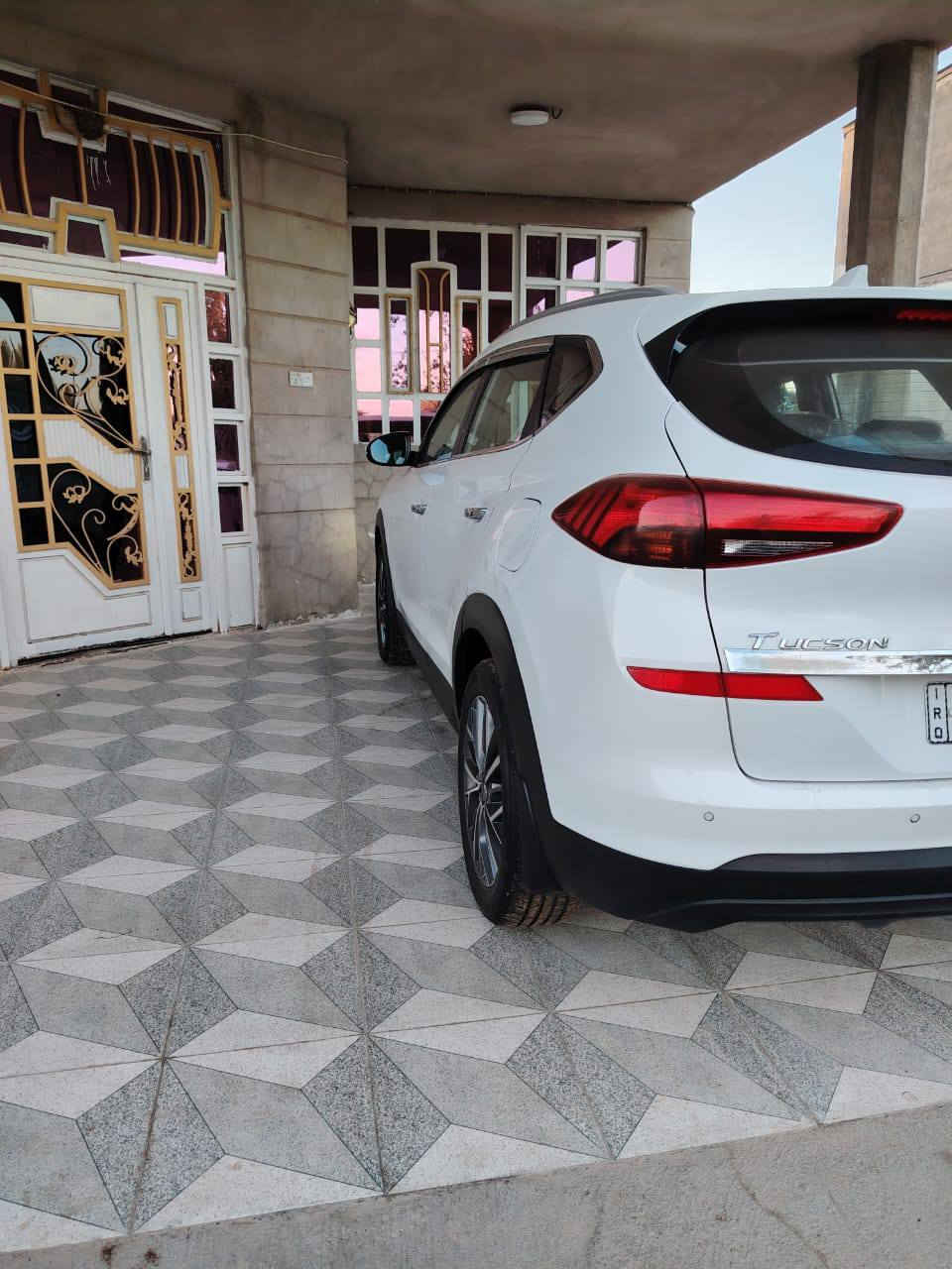 توسان موديل 20 مكفولة من الصبغ رقم بغداد ماشيه 90 سعرها 210 رقم الهاتف ***********
***********
