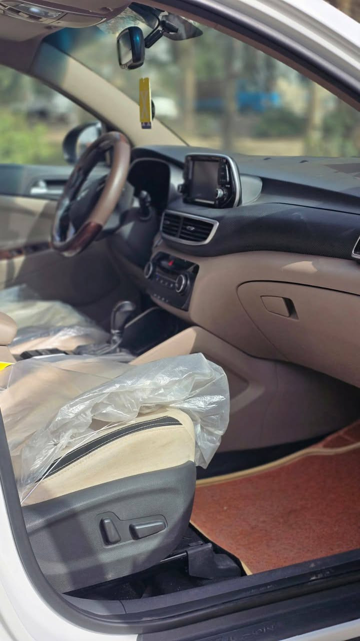 سلام عليكم توكسان 2019 خليجي رقم بغداد مكفوله صبغ وتبديل فول مواصفات للخير 1/1
محرك 2000 دوش بلادي

 ماشيه 74 حقيقي سونار مرفق البارد مشتغلي بيديار 

السعر 203 وبيهة مجال مكاني بغداد الوسفيه ‏‪***********‬‏
