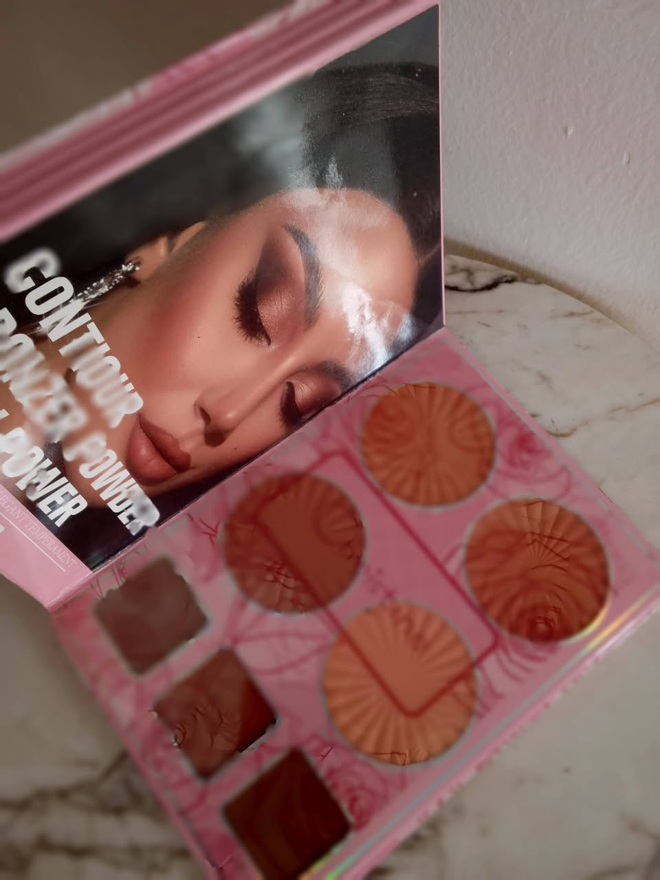 شوفولي جمال هذا الباليت 
يغنيج عن كلشي 
كلشي متوفر بي اضاءة ومورد وشادو وكونتور 
كل هذا بس 12 الف شرط الاصلي


**إذا كنت صاحب هذا الإعلان وتريد حذفه لأي سبب، رجاءا أرسل رسالة إلى الدعم الفني**