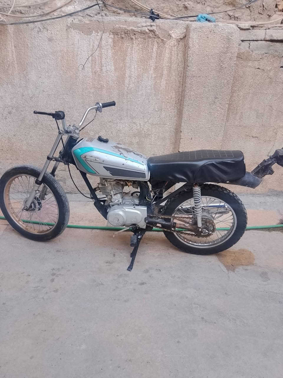 اربعه كير للبيع كلك شغاله بس بيه صوت خشن مال جواكيج السعر 150 (***********)
