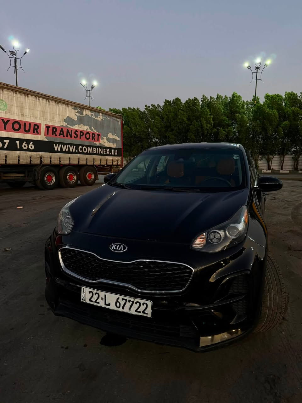 🚘 للبيع كيا سبورتج اسود ملكي
موديل2020 LX وارد أمريكي 🇺🇸
للجادين فقط، سيارة نظيفة وحالتها جداً طيبة واستعمال شخصي، وعليها إدامة كاملة وما محتاجة أي فلس.كل نقص ما بيها سيارة حلوة مال جناي 

✅ بصمة 
✅ لايت زنون اصلي عالي ناصي 
✅ شواصي ولغود مكفولات
✅ شاشة + كاميرا خلفية
✅ تحكم ستيرن من الجهتين
✅ مثبت سرعة
✅ كشنات مدوشمات 
✅ رادار امامي 
✅ تكييف ثلج
✅ تايرات بحالة ممتازة
✅ داخلية مرتبة ونظيفة

بالنسبة للحادث:
السيارة وارد أمريكي، الحادث خفيف جداً، فقط البابين مصبوغات جهة السايق وتعميرهن درجة اولا،  بدون دواخل، وبارد بل تكمة اثر طابوكة واضح بل صور اذا تركز والبارد بل قبق مال صندوك كد ٤ اصابع غير حادثها مال امريكة مكفولة 

السيارة جاهزة للفحص بأي مكان ببغداد، وإذا بيها غير الكلام المذكور اني ادفع السونار مالتها 

📌 رقم أربيل حلو مميز وباسمي تحويل فوري ة.

 الي يدور سيارة يرتاح منها ويستخدمها بدون وجع راس يجي يشوفها ويحكم بنفسه.

⚠️أرجو عدم الحجز أو الوعد إلا بعد المعاينة والاتفاق النهائي، حفاظاً على وقت الجميع. والله يبارك للبايع والشاري.
السعر : 138 وبيها مجال بسيط 
📍المكان: بغداد / الدورة 
📞 ***********
