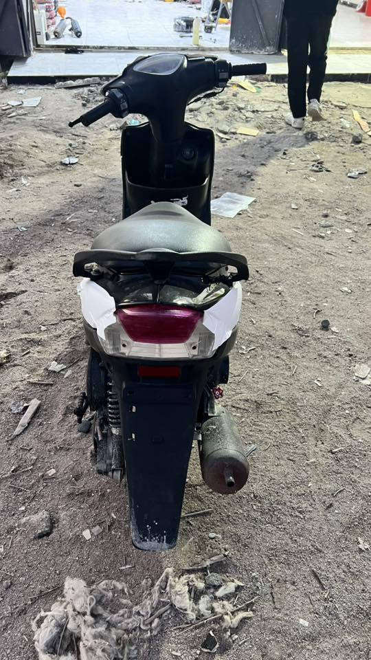 السلام عليكم ماكس عدله للبيع دراجه بلاديه ٤٩ شغاله سلف هندر كهربائيات كامله مكمله الدراجه شوف العين تراي وين ماتريد السعر اتصل عل رقم مكلف (*********** مكان بصره زبير
