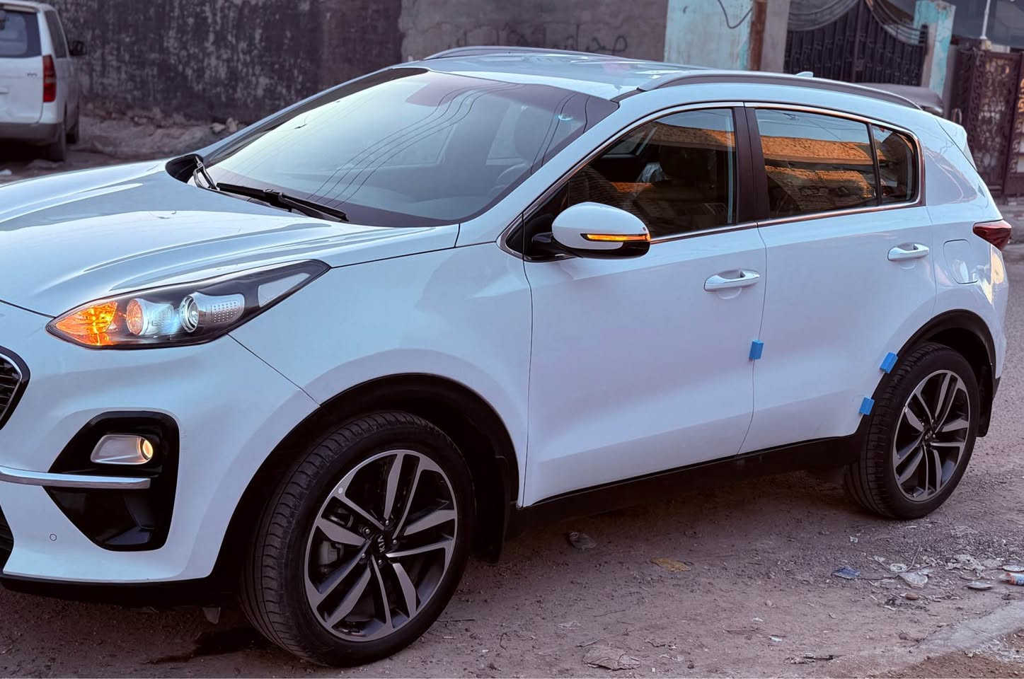 سبورتج ٢٠٢٠ خليجي الشركه الدوليه
كير محرك كله مكفول
محرك 2000 دوش 
ماشيه ٨٥ الف حقيقي
دبل كنترول 🔑 
تبريد قطعتين 
فول تحكمات 
كشافات نهاري 
اشاير بالمري 
السياره بيها فقط جاملغ امامي رش اثر شخوط
السعر ١٩٥ و بيه مجال بسيط
رقم بغداد بسمي دولي
بغداد حي الاعلام 
‭٠٧٧٣ ٥٤٢ ٢٩٧٧‬ Colombo, Sri Lanka
