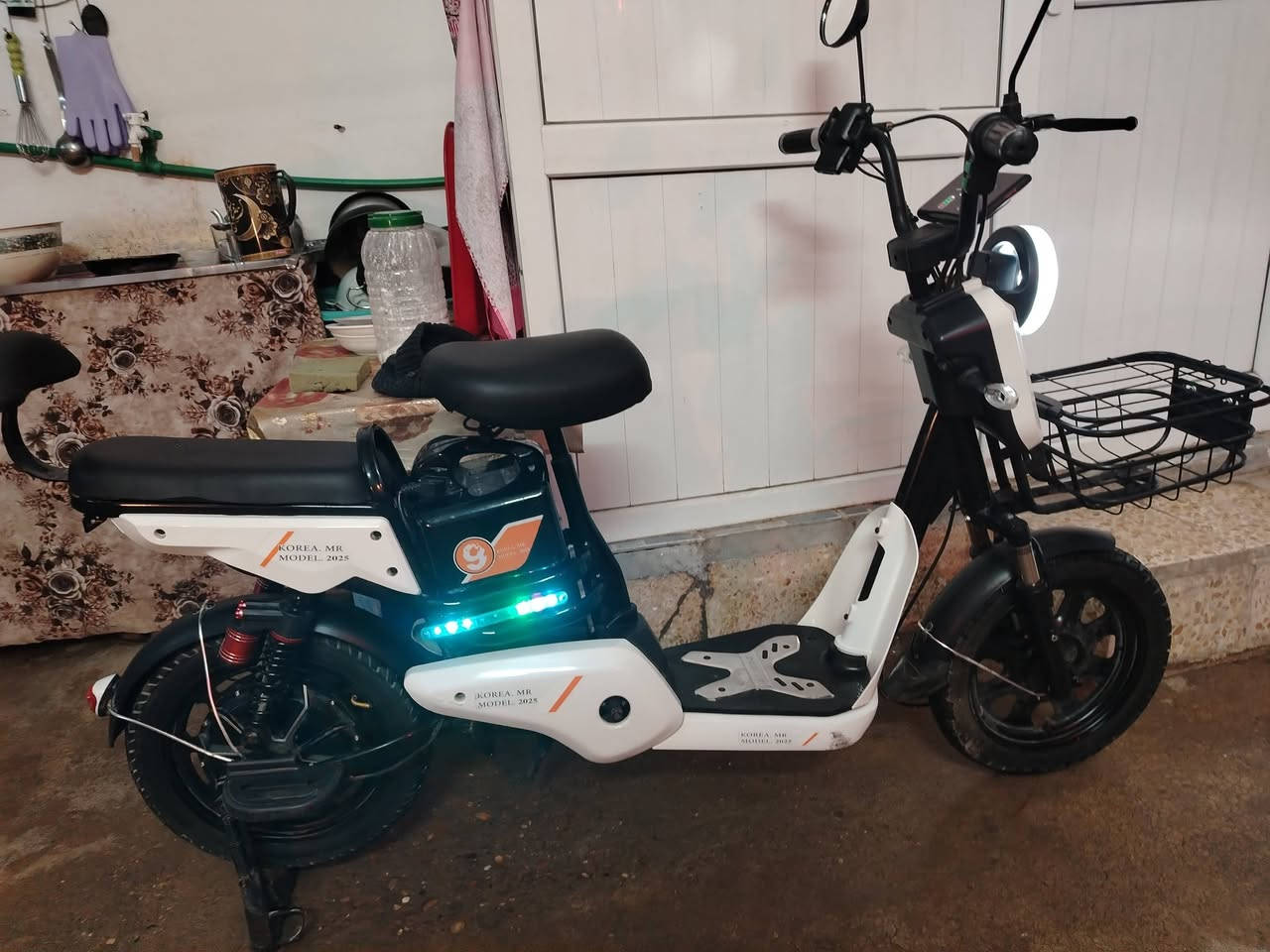 ماطور شحن حجم 16 بيها تثبيت سرعه اربع نمرات اشاير يمين ويسار شركه كوريا ام ار شرط بطاريات عل فحص سعر 250 ويرهم مراوس شعندك نزل


**إذا كنت صاحب هذا الإعلان وتريد حذفه لأي سبب، رجاءا أرسل رسالة إلى الدعم الفني**