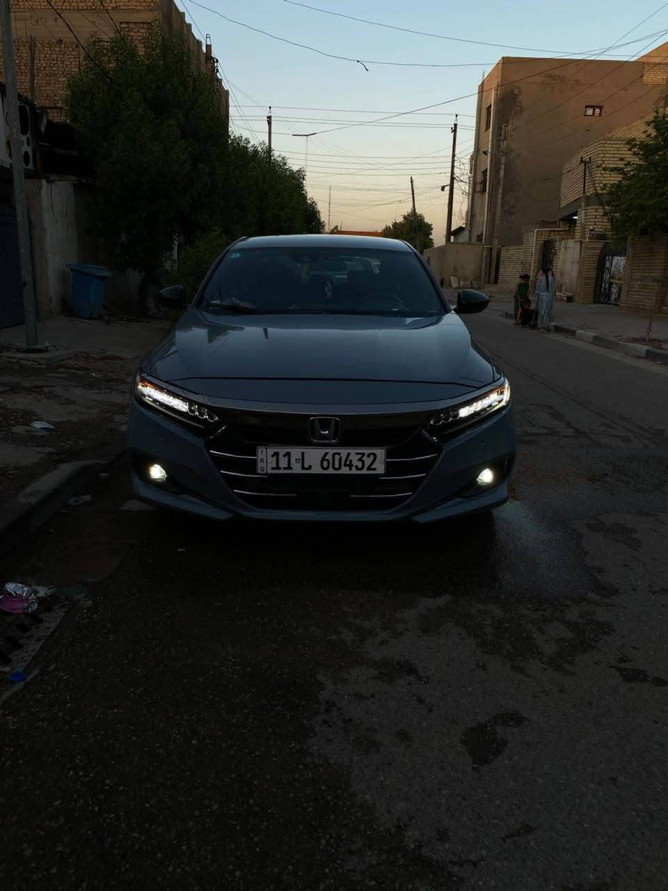 السلام عليكم للبيع هوندا أكورد هايبرد موديل 22 السياره جاهزه محرك كير تبريد مكفولات تخم تاير صدر خير من الله فول مواصفات بصمه كير دكم شفتات لدات اماميه خلفيه حجم المحرك 2000 داخل جلد ويل كب رياضي بصمه ابوات ترحيب السياره بيه قطعتين اونص صبغ بدون دواخل السعر 145 بيه مجال الاتصال *********** بغداد, العراق
