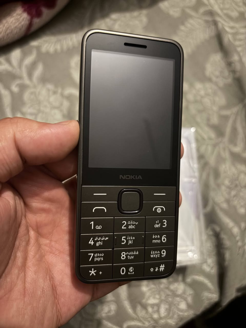 Nokia 235 4G Dual SIM Black 
نوكيا 235 2 سيم جديد كلياً غير مستخدم
مواصفاته والملحقات:
شاحنة تايب سي Type C 2.75W
يدعم 4G 
راديو 
رام لحد 32GB كيكا 
شاشة 2.8
بطارية 1450 ملب امبير
مشحون مرتين - مشتري من امازون الامارات 
بسعر 75 ألف شامل التوصيل 
للطلب خاص او واتساب 
***********
