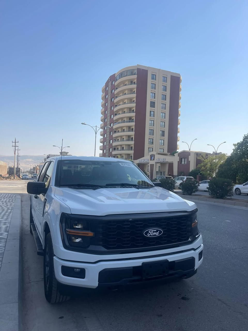 السلام عليكم
________فوردF_150 للبيع 2024 FORD F-150
  _ موديل 2024 
  _ مواصفات SXT
  _ ماشيه 5000 KM 
  _محرك 2.700 
  _ كير ستيرن 
  _تترقم شمالي فقط (سليمانيه -اربيل -دهوك)
  _ دفع رباعي 
  _ عداد الاكتروني 
  _ شاشه جبيره 
  _ صبغ فقط الدوسه +بجم كبس
  _ ربع جاملغ خلفي بارد 
  _ ارباك ستيرن +بارد سستم 
  _ بابين جهة السائق مبدل بلادي نفس الون 
  _ مكان السياره _____سليمانيه 
  _لمعرفة السعر اكتب رقم ___1___بتعليق 
  _ الاستفسار *********** واتساپ
