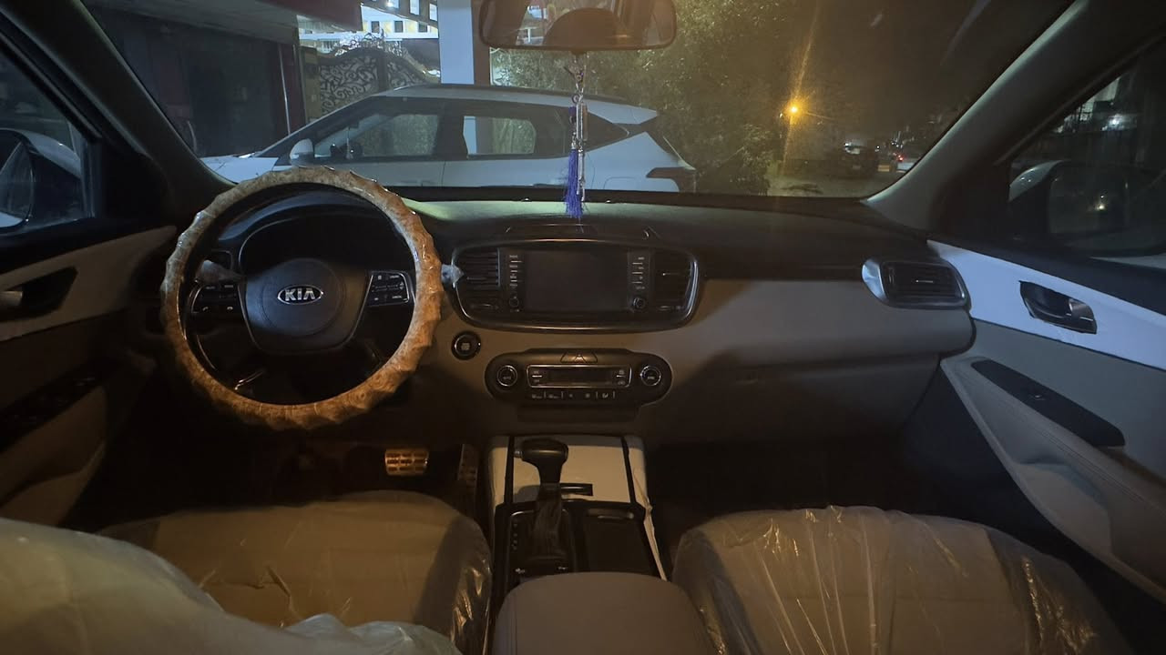 سورنتو 2020 مكفوله عدى رصعة بالباب و شخط واحد خفيف 
ماشية 168 نظيفة مفولة السونار يحجي 
مواصفات فول عدى البانوراما كهرباء بالكامل 
السعر 260 مجال كلش قليل 
المكان بابل 
***********
