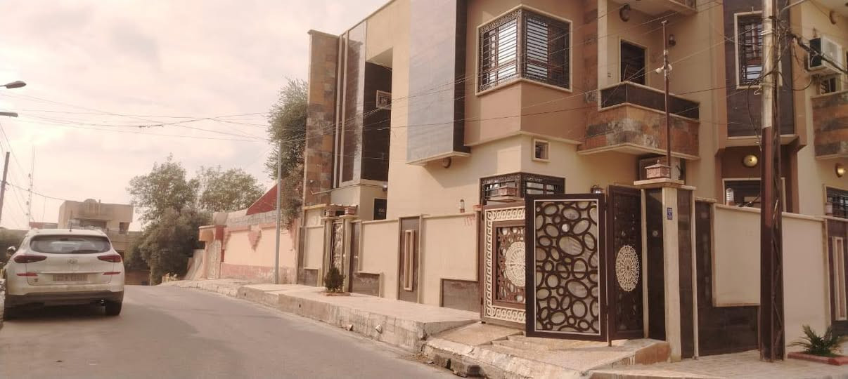 🔥🔥للبيع 🔥🔥

دار في حي الحدباء شارع المضخة 🏠

مقابل جامع ذكوان  ركن 🌤️

مساحة ١٢٠ م  مع الاثاث ✅

طابقين الاول مطبخ مع مخزن واستقبال🔴

 وغرفة نوم 😴 وصحيات مناور وكراج❤️

الطابق الثاني ثلاثه غرف نوم مع صحيات✅

البيت كهرب مولدة و خط انترنيت ضوئي وكامرات 🔥

يحتوي على سبالت عدد ٢ مبردات  🫵🏻كاونترات

السعر خاص 💵💵

للاتصال ☎️

*********** 📞

*********** 📞

🔥🔥مكتب ياسر الحمداني لتجارة العقارات 🔥🔥

✅تابع الصفحة ليصلك كل جديد 👍
