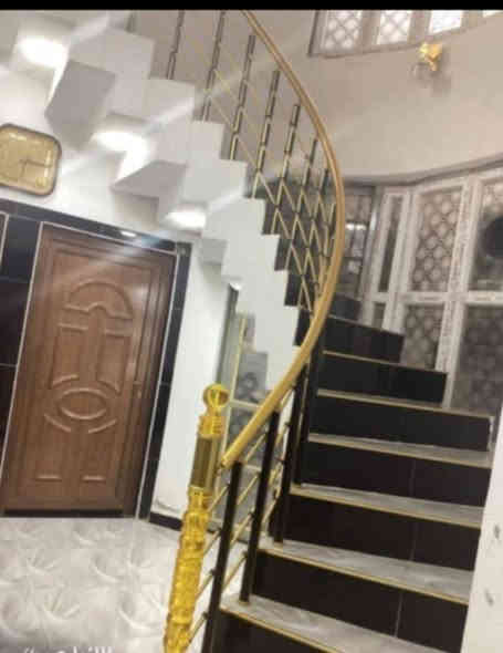 بيت للبيع مساحة 150 متر الوجه 7 ونص بناء سنه 2023 حي الحشد موقع جيد جداً خدمات كامله  تبليط ماء مجاري كهرباء 
#يتكون من استقبال مطبخ صاله غرفتين نوم 
#بسعر 75 وقابل للتفاوض موقع جيد 
***********/***********
مالك الحافي التميمي
