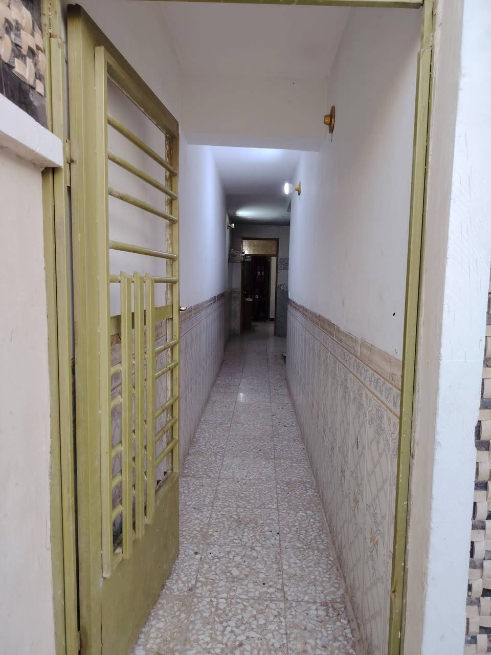 السلام عليكم ورحمة الله وبركاته اخواني الأعزاء نعرظ إليكم بيت في منطقة الدسيم المساحه ١٠٠ متر بناء درجه اولى الي حاب يقتنيه مكانه قرب السوق بفرع أسواق تبارك الرحمن والي حاب تفاصيل أكثر الاتصال على الرقم *********** واني وبيه وتساب واني بخدمة الشراي
