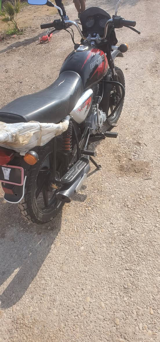 البيع موديل2023 اوراق بيها بخار قليل كلش جديده السعر 1400 وبيها مجال المكان العزير ***********
