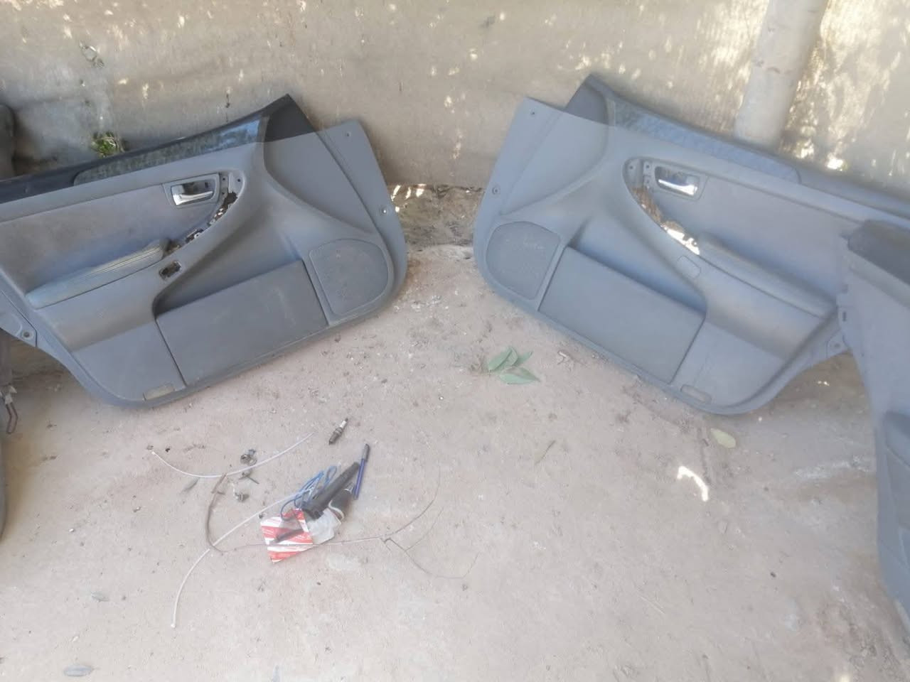 غرفه شاهينه كامله  نضيفه مع ملحقاتها عدا الدشبول عنواني نجف طريق كربلا سعر 200 رقمي *********** متواجد اتصال وواتساب
