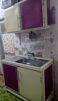 كاونتر للبيع متر واحد سنك وملحق نظيف جدأ السعر 140 الف 07713858925