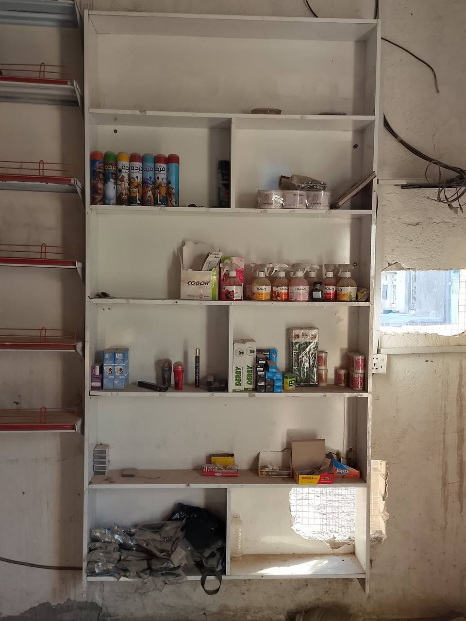 رفوف وسفينة بسعر  مناسب قيم واخذ***********
