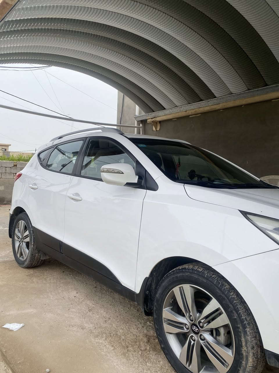 سياره توسان موديل 2015 سيارة كفاله من الصبغ والبارد جدا نضيفه مثل ماموضح بالسونار المحرك 2400 السعر 150 وبيه مجال ***********
