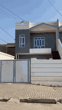 السلام عليكم يوجد بيت بناء حديث مساحة البيت  ١٥٠ متر سند رسمي تحويل مباشر خدمات كاملة . البيت يتكون من ٣ غرف نوم + هول + استقبال ( ربعه ) + مطبخ + ٤ حمامات وصحيات  . العنوان شرقاط . شارع ٢٠  قرب عيادة دكتوره فاطمه بصف المدرسة الصينية... للإستفسار 
 ***********
