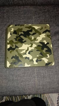 بلايستيشن 4  نوع الجهاز:سلم ذاكرة:1T وياه 3 اقراص: 1.فيفا 23 عربيه 2.ج...