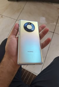 هواوي mate 40 برو ذاكرة 256/8 نضيف والصور واضحة بالمنشور ويا  شاحنة ال...