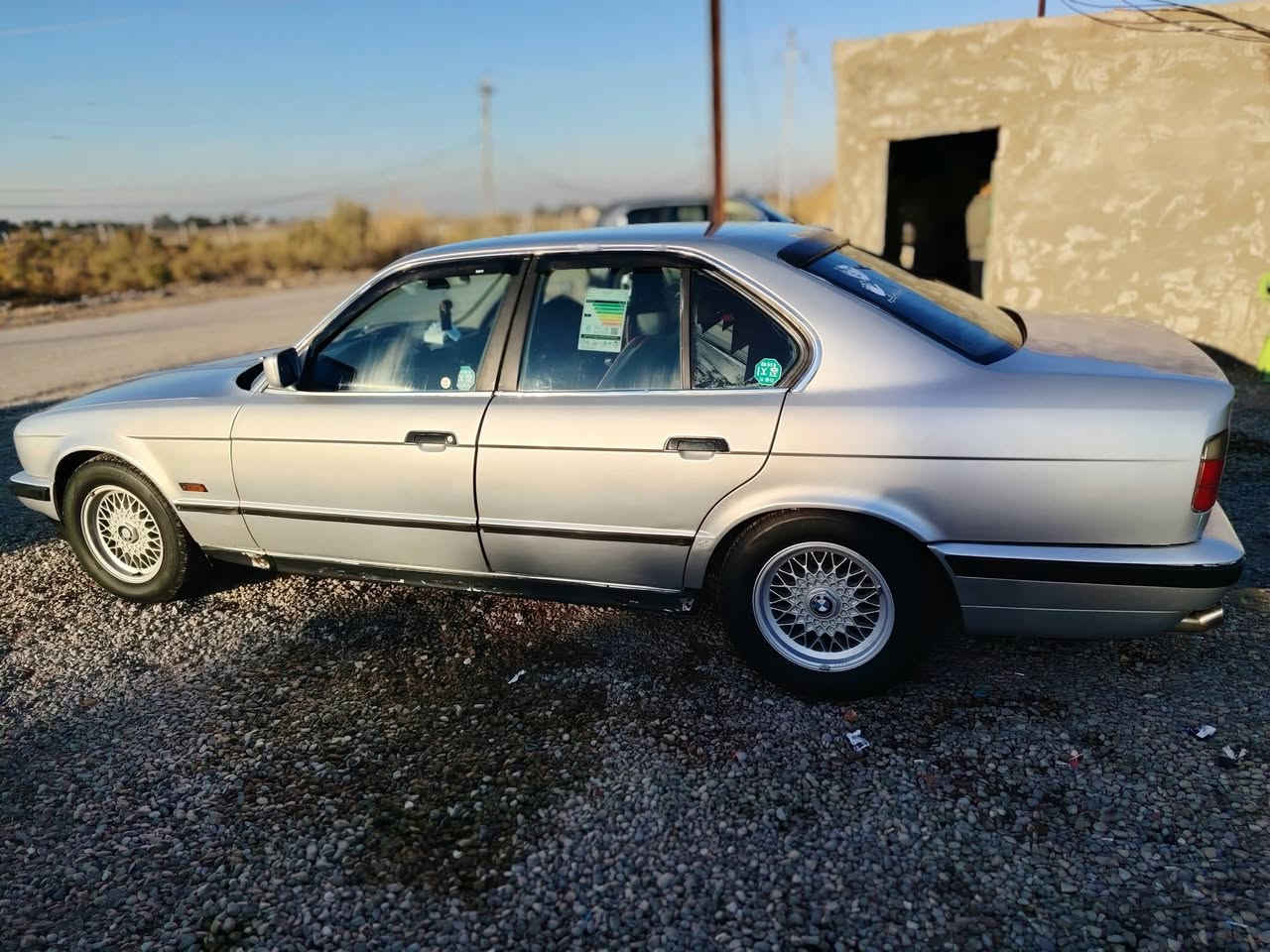 سلام عليكم بي أم 535
موديل 92
سنويه بسمي مانافذه تبريد شغال جام اربعتهن شغال
سنتر لك شغال كهربائية شغاله مكينه وكير واكسل كفاله
مصبوغه جماليه بيه ضربه صغيره جوه البك لايت الأيمن
وبيه نقص بوش2 بل طبله الخلفيه تخم تاير جديد
الشراي يتصل ***********
